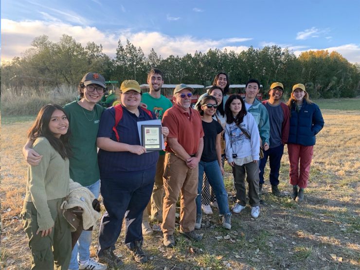 soil-judging-team-2.jpg